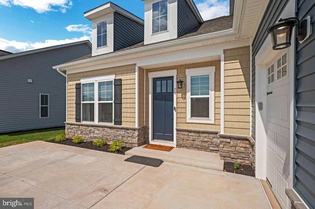 75 New Vista Way photo 2