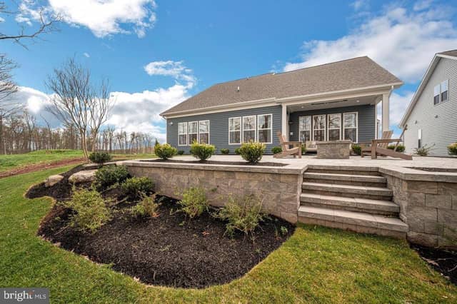 75 New Vista Way photo 3
