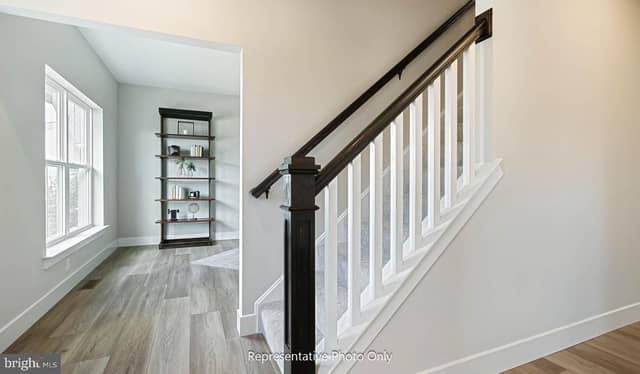 2501 Hawthorne Drive photo 3