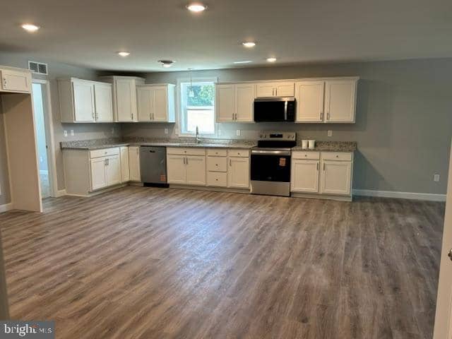 212 Grace Ann Court photo 11