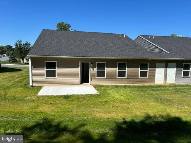 212 Grace Ann Court photo 3