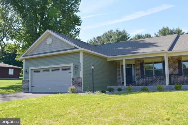 6342 Penn National Drive, Fayetteville PA new construction home