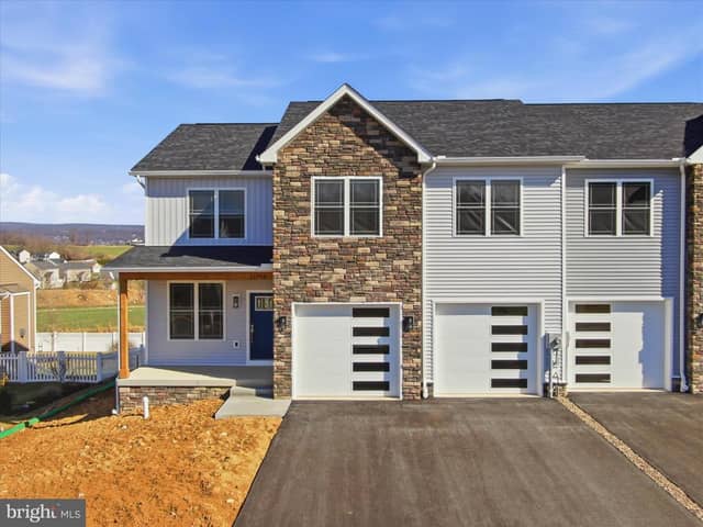 11798 Mystic Rock Ln S, Waynesboro PA new construction home