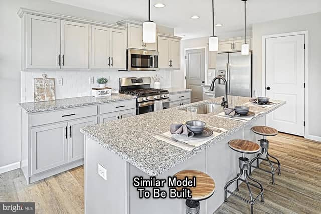Revere Plan On Crestwood Dr # LOT 23 photo 10