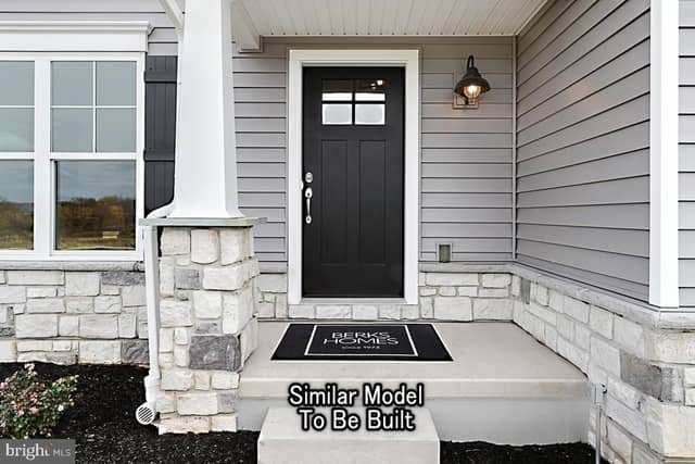 Revere Plan On Crestwood Dr # LOT 23 photo 3