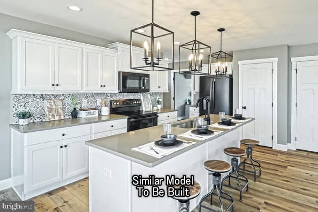 Revere Plan On Crestwood Dr # LOT 23 photo 7