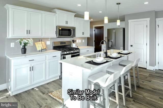 Revere Plan On Crestwood Dr # LOT 23 photo 9