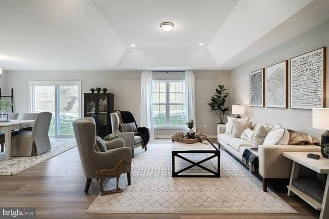 Abbey Plan On Crestwood Dr # LOT 23 photo 3