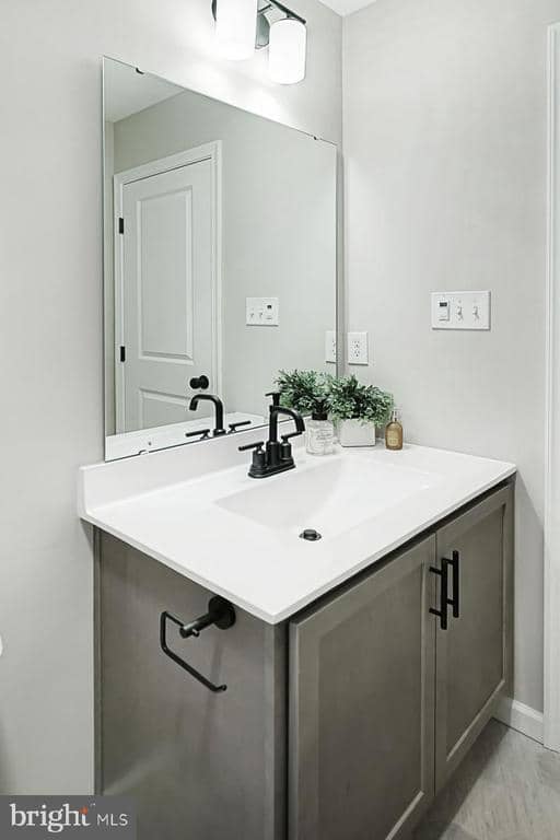 Abbey Plan On Crestwood Dr # LOT 23 photo 4
