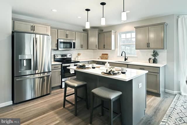 Abbey Plan On Crestwood Dr # LOT 23 photo 6