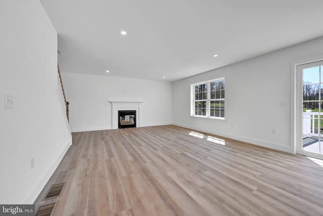 330 W Fritz Avenue photo 4