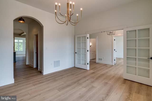 504 Cheltenham Court photo 7
