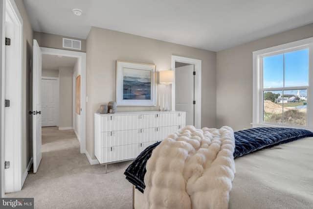 8 Melrose Lane photo 6