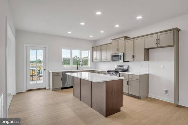 194 Trailside Court photo 3