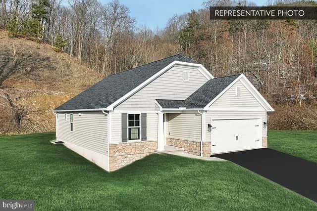 Sugar Maple Plan At Hills At Valley View photo 2