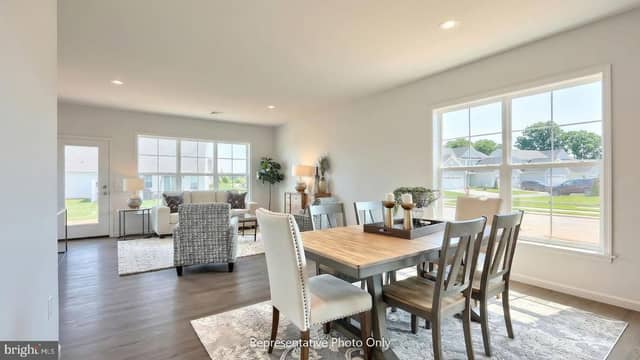 7481 Saint Patrick Court photo 3