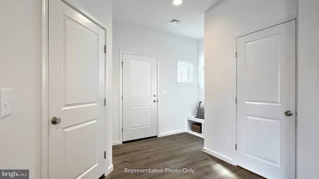 7481 Saint Patrick Court photo 6