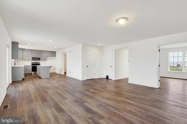 41 Friar Rd # 33 photo 8